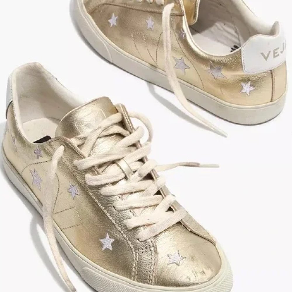 Madewell x Veja Esplar Low Sneakers in Star-Embroidered Gold Leather